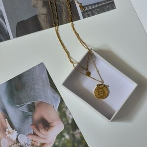 Gold Pendant Necklace
